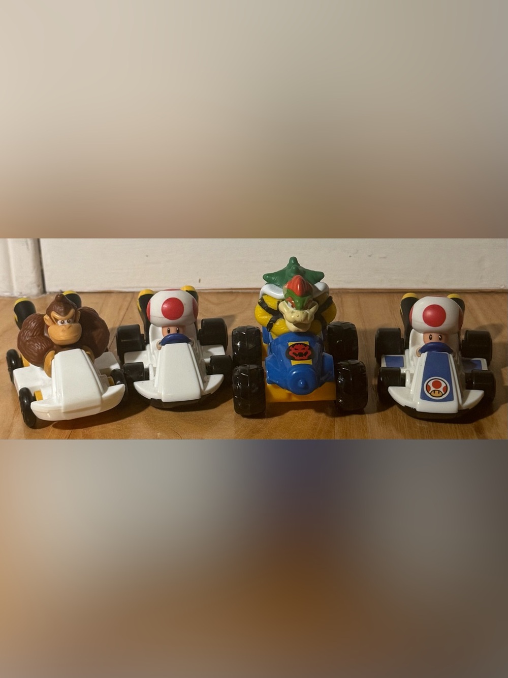 Nintendo Super Mario Kart Car Lot Bowser Donkey Kong Toad x2 Plastic Toy
